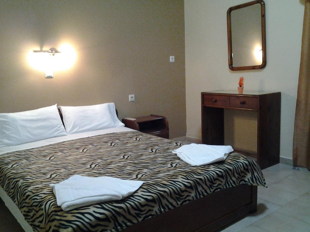 John Apartments Platanias  Room photo